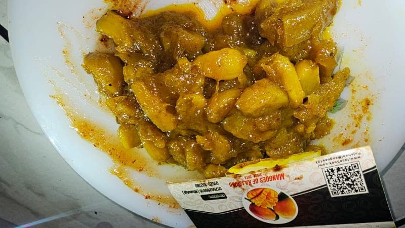 আম রসুনের আচার main image